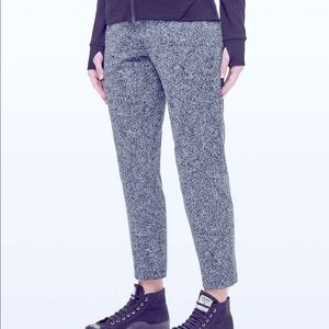 Lululemon On the Fly Pants | Used Once | Fits like a Small